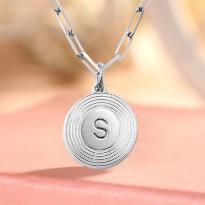Silber personalisierte gravierte erste runde Anhänger Gliederkette Halskette Layering Charms Geschenk für Sie